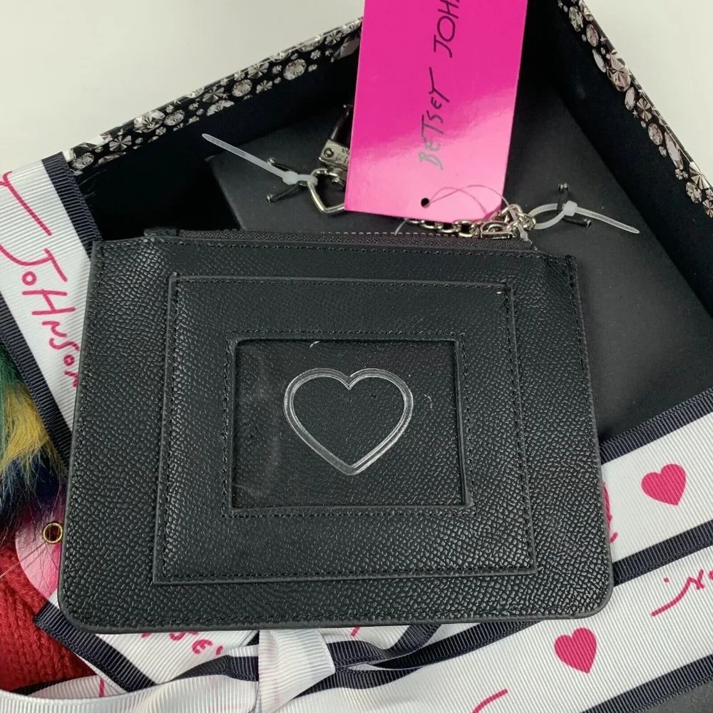 Betsey Johnson Women's Hat & Card Case 2 Piece Boxed Gift Set Black & Red 6153‎
